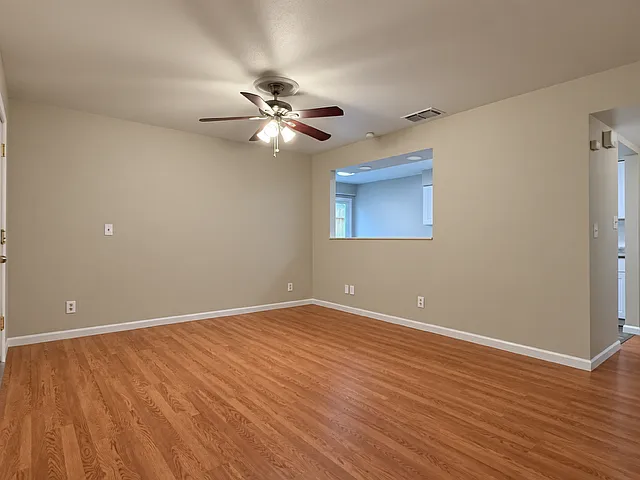 4340 N Bengston Ave — Photo 2