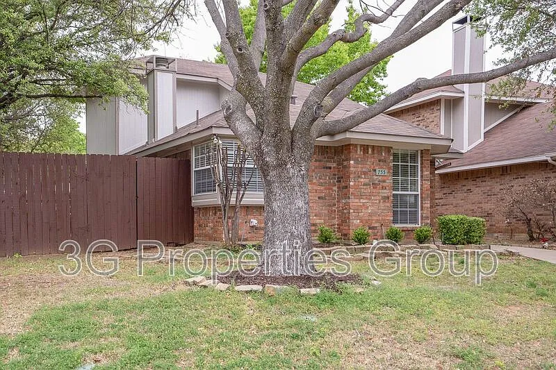 3 bed, 2.0 bath, 1200 sqft, $1,995 — Photo 3