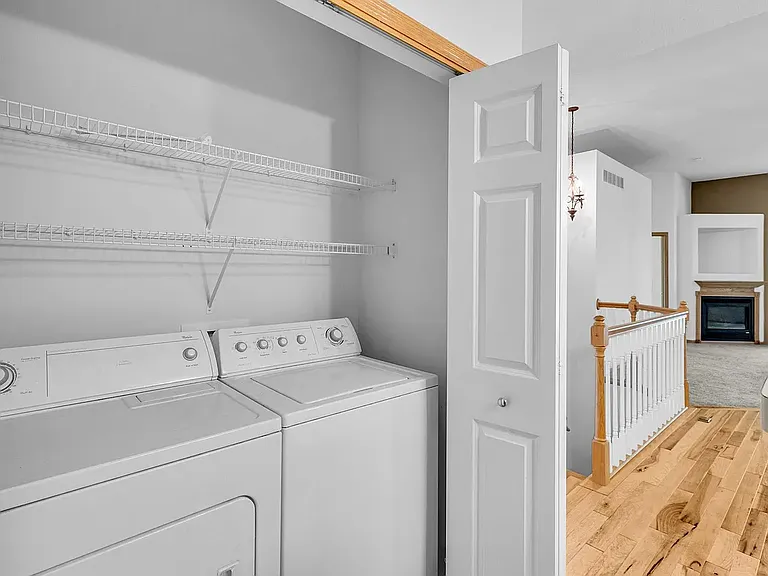 2394 Beech St W — Photo 12