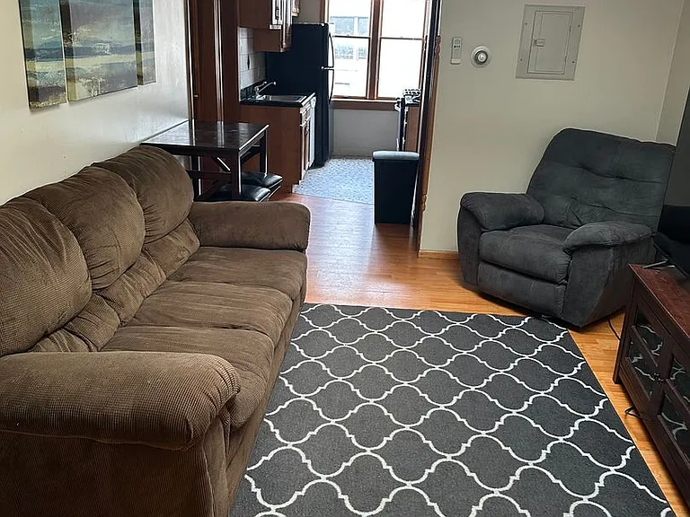 11 Clinton Ave — Photo 8