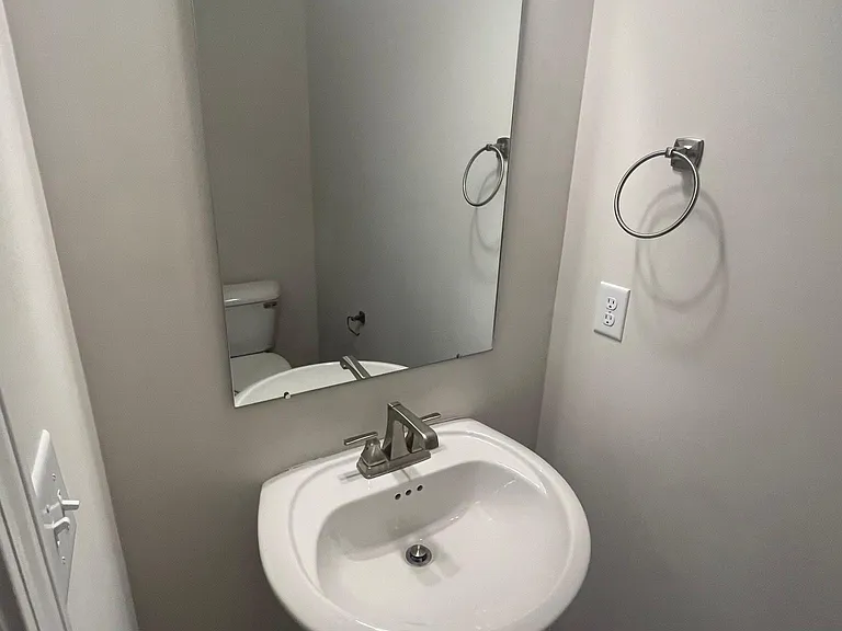 467 Morton Ave #102 — Photo 7