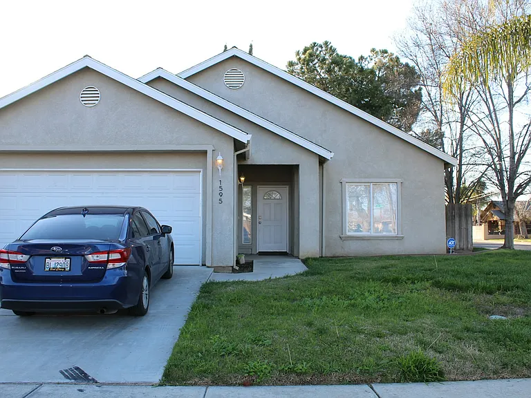 1595 Ronnie Ct — Photo 1