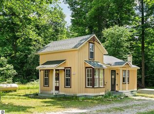 10090 E 48th Rd, Cadillac, MI 49601