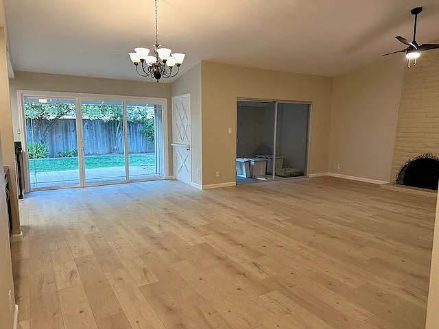 3 bed, 1363 sqft, $2,600 — Photo 4