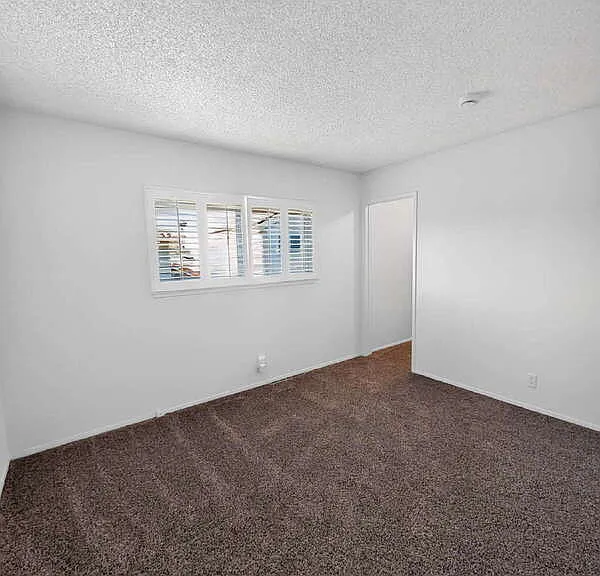 4459 Avenida Granada — Photo 14