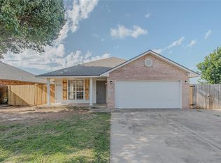 2100 NE 13th St, Moore, OK 73160