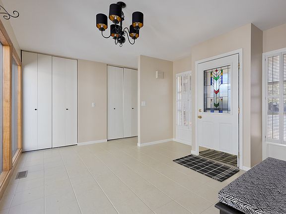 3rd image of 13 Temple Garden Ct