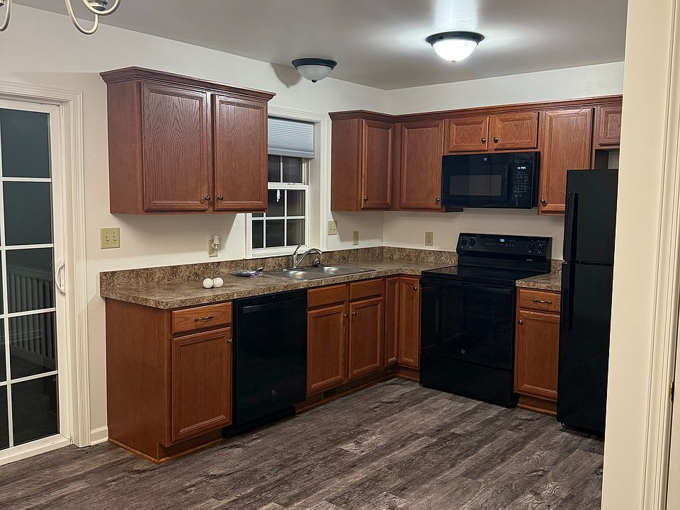 1st image of 3573 Lincoln Hwy E #4