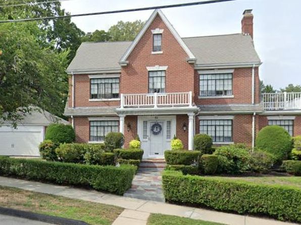 51 Elm St, Belmont, MA 02478