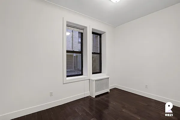 Rented by REZI | media 29