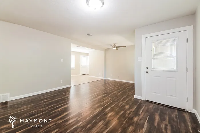 3 bed, 2.0 bath, 1106 sqft, $1,875 — Photo 3
