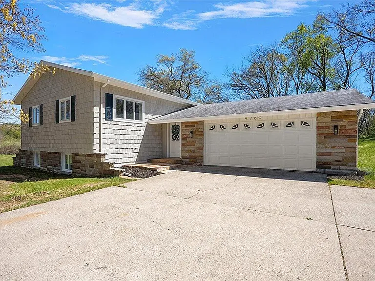 9780 Courtland Dr NE — Photo 2