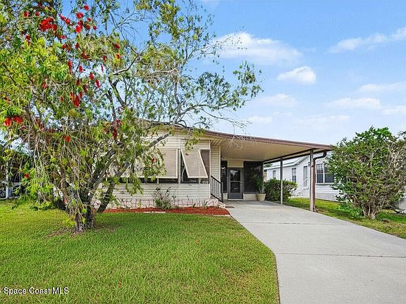 3rd image of 924 Dogwood Dr