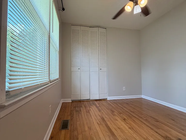 4807 Donvic Dr — Photo 14