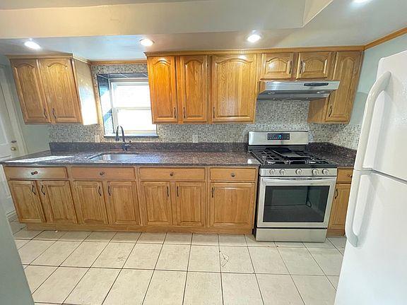 2nd image of 9721 Avenue L Floor 1