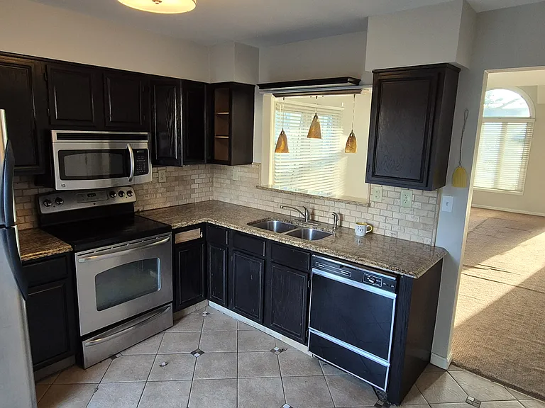 10508 Bay Pointe Ct — Photo 13