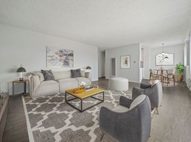 Beautiful Remodeled 1 And 2 Bedroom Units In Prime Location