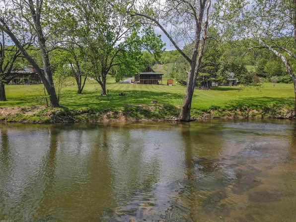 4118 Clarks Ferry Rd, Draper, VA 24324