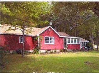 96 Whalehead Rd, Gales Ferry, CT 06335