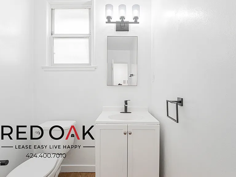 820 S Gramercy Pl #11 — Photo 10