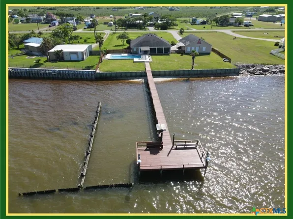 139 Alamo Beach Ave, Port Lavaca, TX 77979