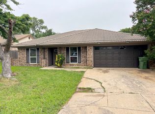 707 E Williamsburg Mnr, Arlington, TX 76014