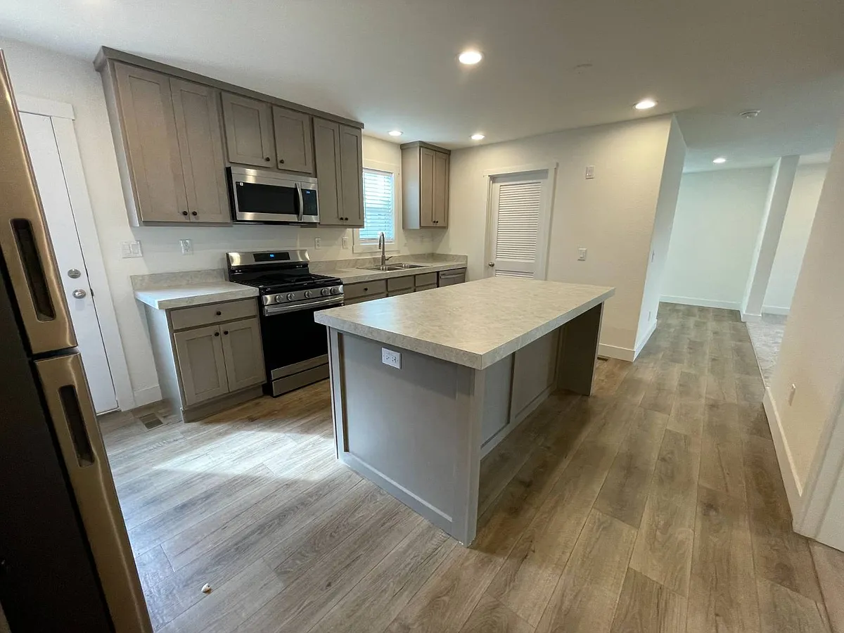 Building Photo - 6656 Pentz Rd #39