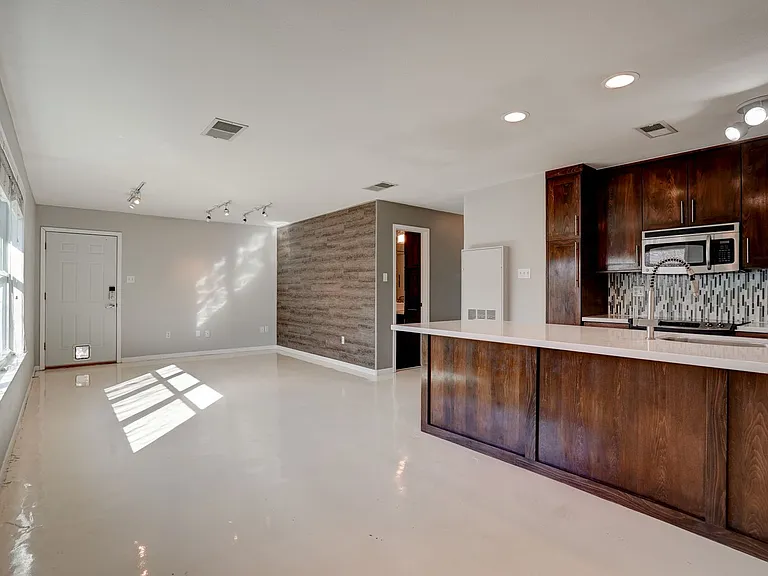 2450 Ashdale Dr #205-D — Photo 6