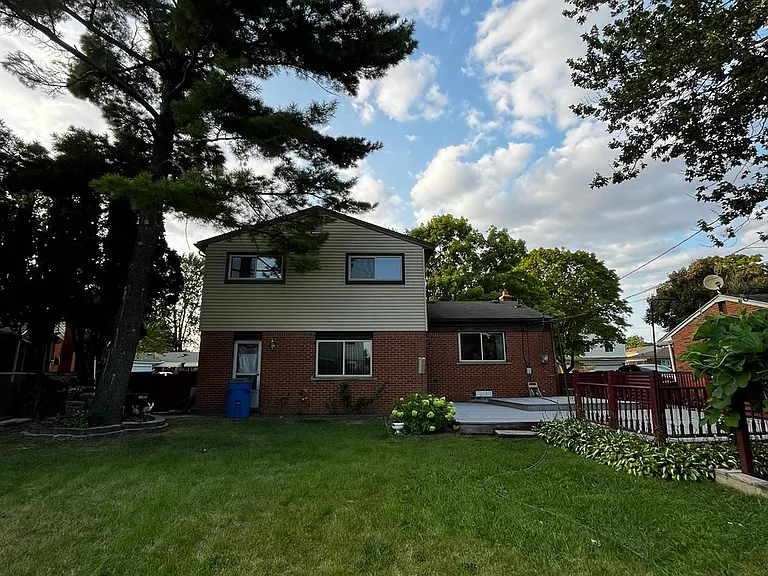 3126 Potomac Ave — Photo 16