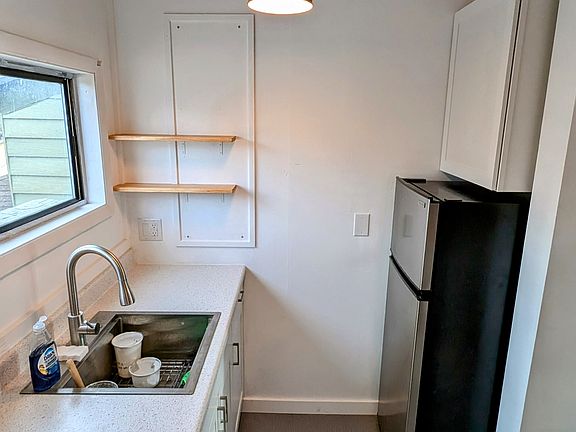 3rd image of 734 S 5th St W APT B