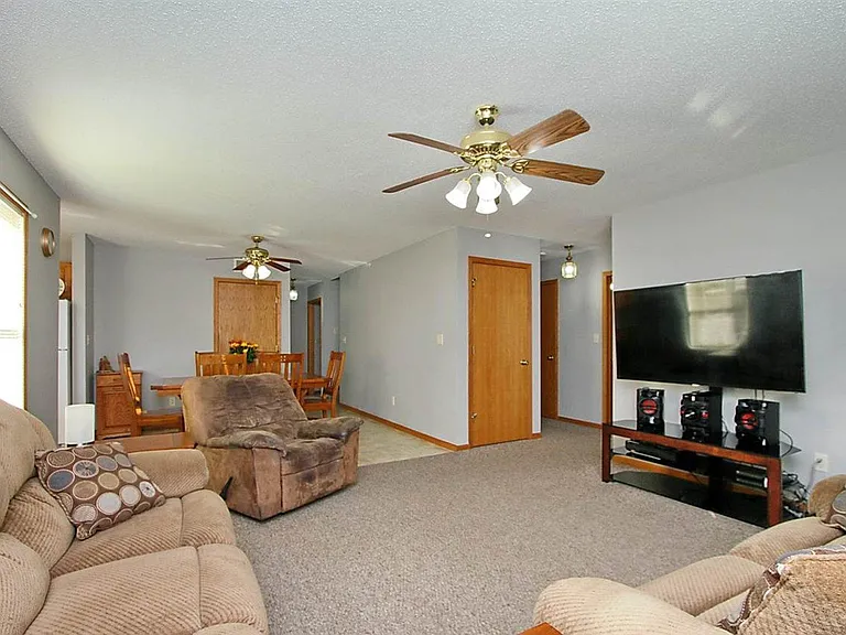 2503 Aster Ave — Photo 4