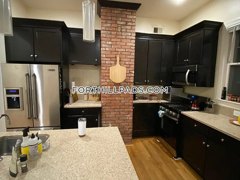 34 Juniper St #1 — Photo 3