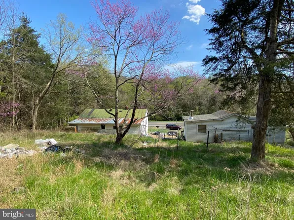 1497 Stonewall Jackson Hwy, Bentonville, VA 22610