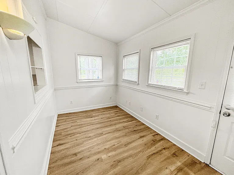 105 Browning Ln — Photo 22