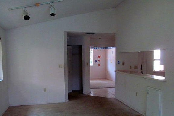 4th image of 18208 Glenmoor Dr