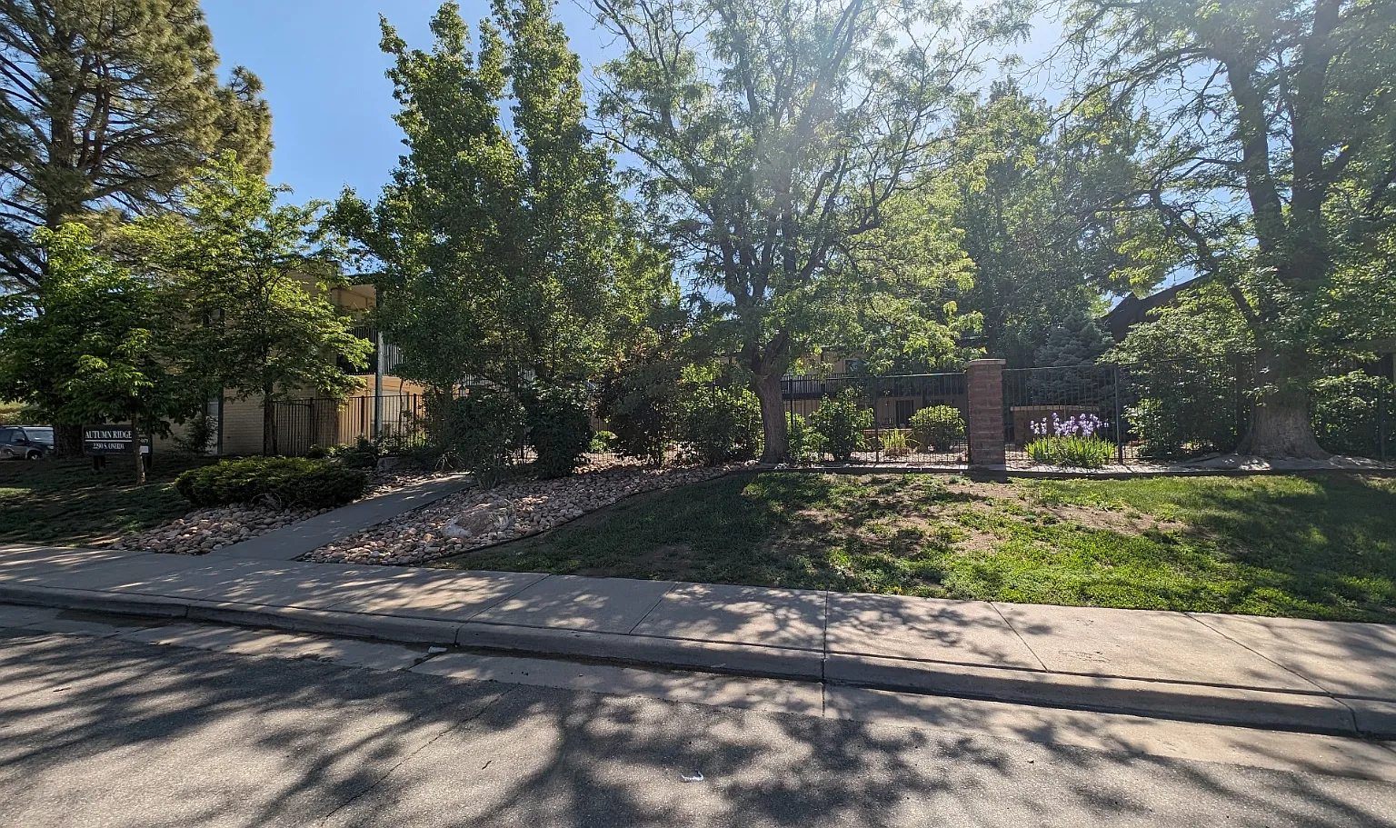 Autumn Ridge Apartments — Photo 2