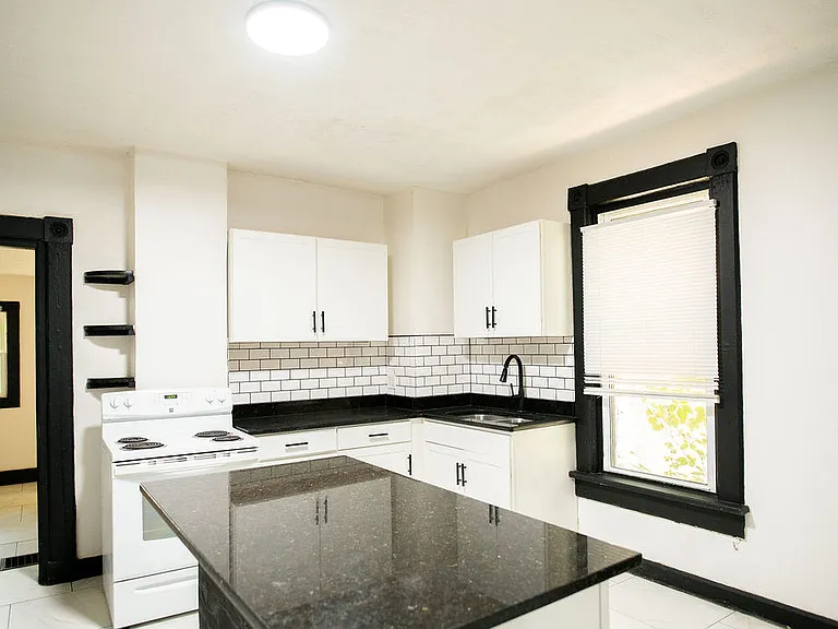 415 Brightwood Ave — Photo 13