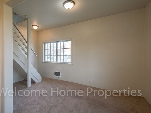 4th image of 230 W Whitman Dr APT 3