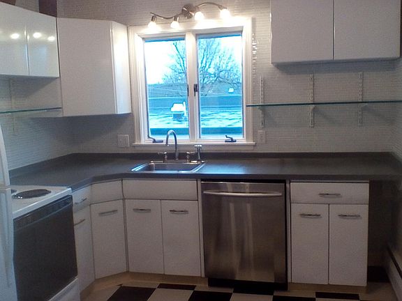 2nd image of 5823 Main St