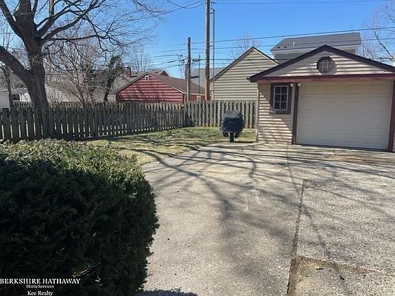 5th image of 700 Helene Ave