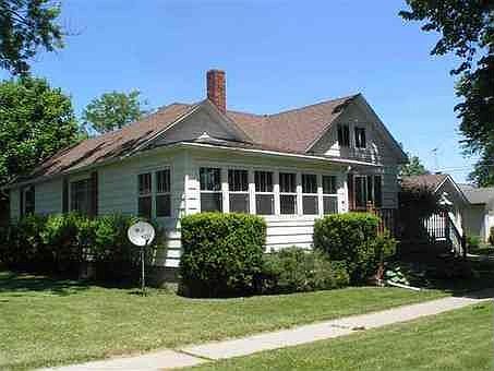 1st image of 208 W Deerfield St