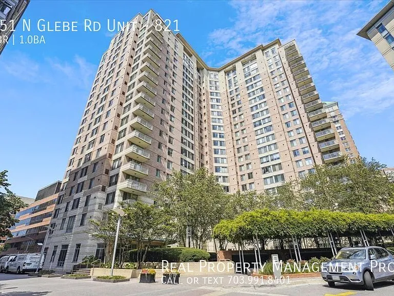 851 N Glebe Rd #821 — Photo 1