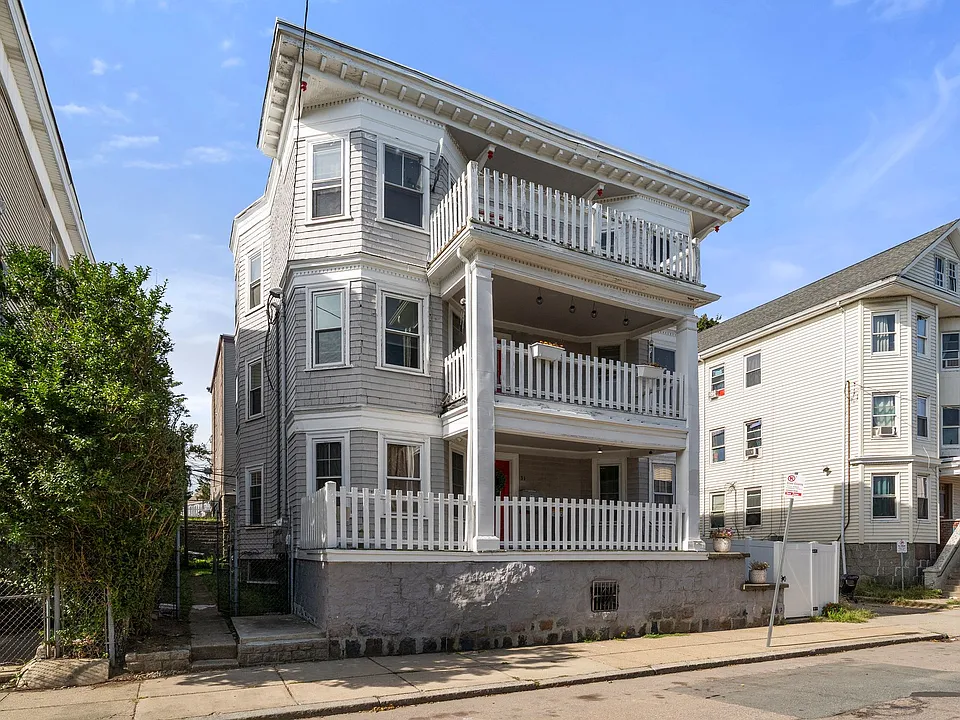 31 Barry St #2