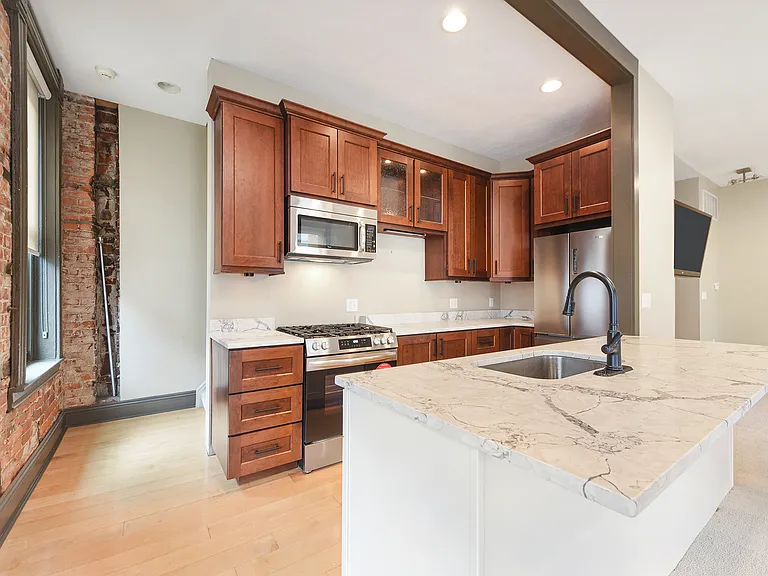 344 E 8th Ave #3 — Photo 2
