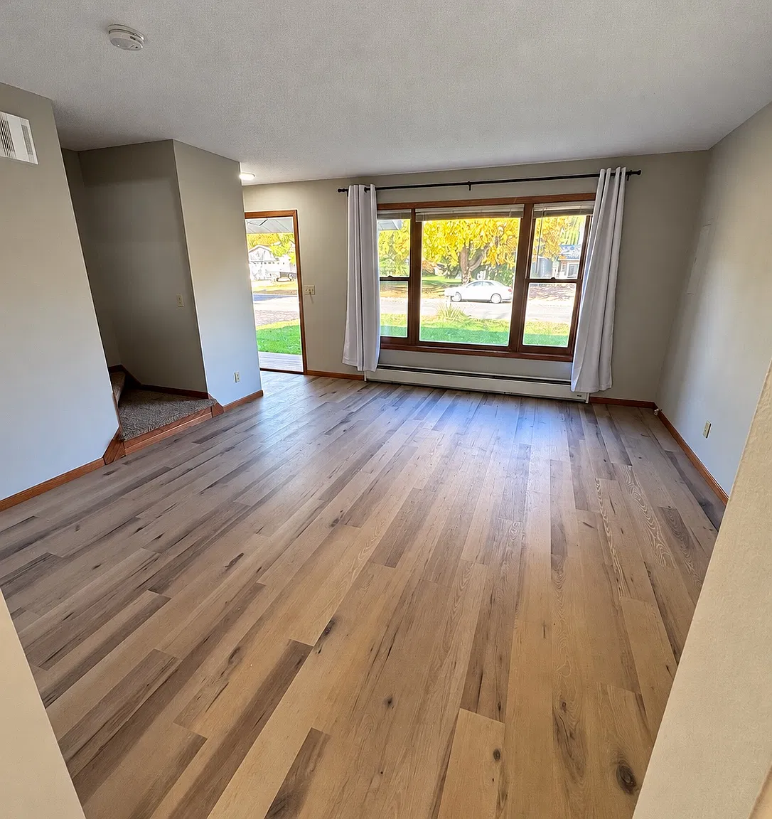 3 bed, 1.5 bath, 1200 sqft, $1,975 — Photo 2