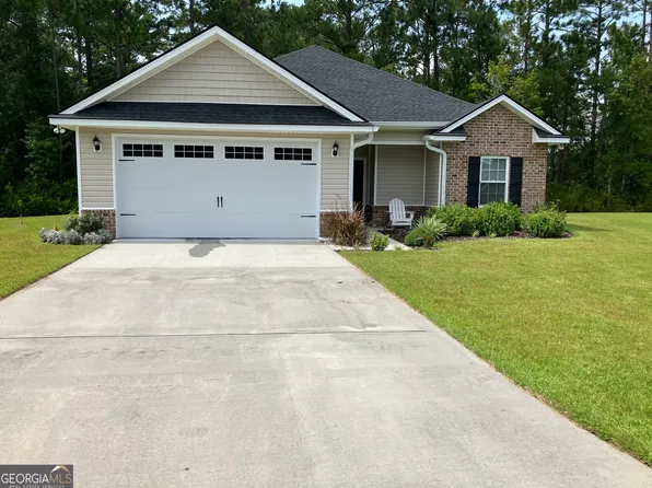 270 SE Bridgewater Ln, Darien, GA 31305
