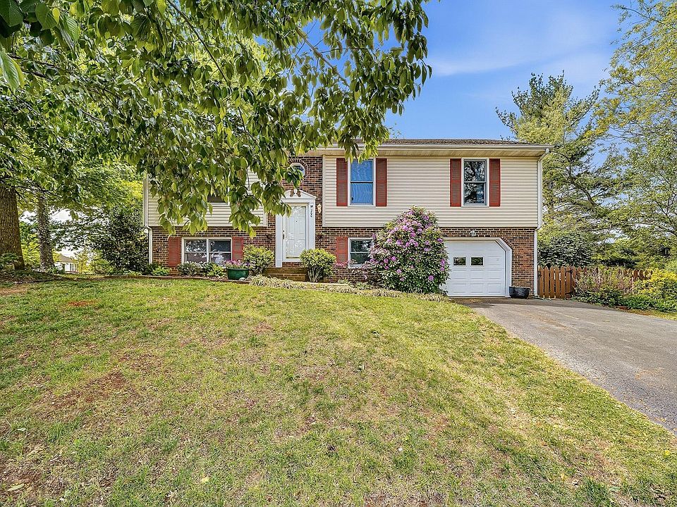 1st image of 300 Brittany Ln