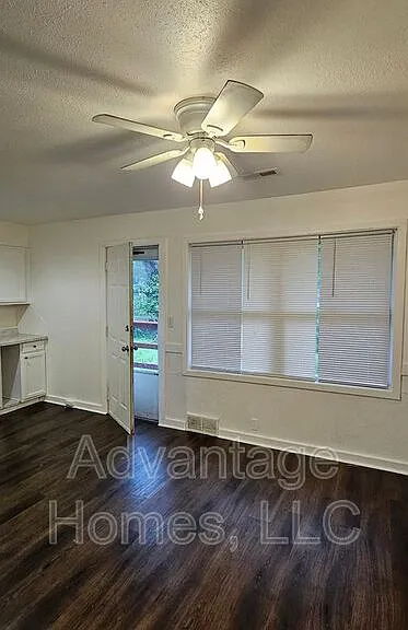 11410 Palmer Ave — Photo 5