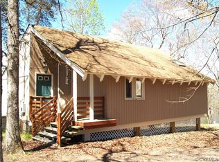 1032 W Riverside Dr, Lanexa, VA 23089