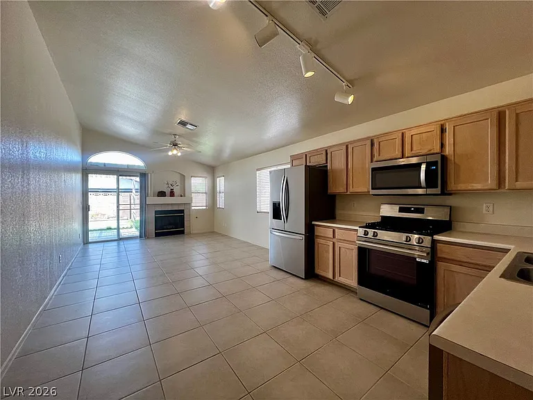 7100 Village Shore Ct — Photo 7